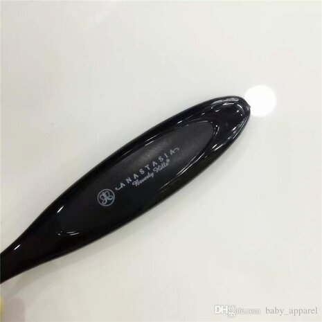 Anastasia beverly hills oval foundation brush